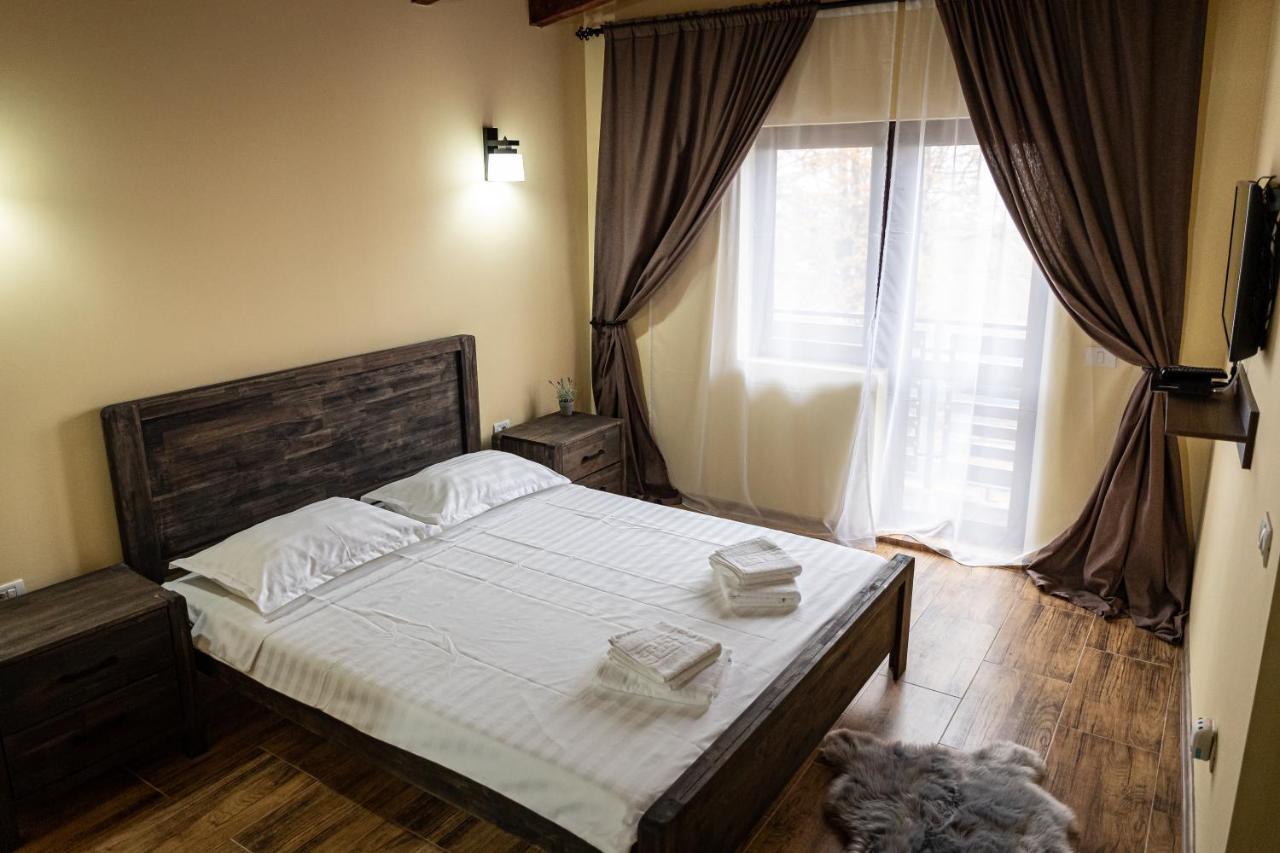Villa Wild Petroşani Exterior foto