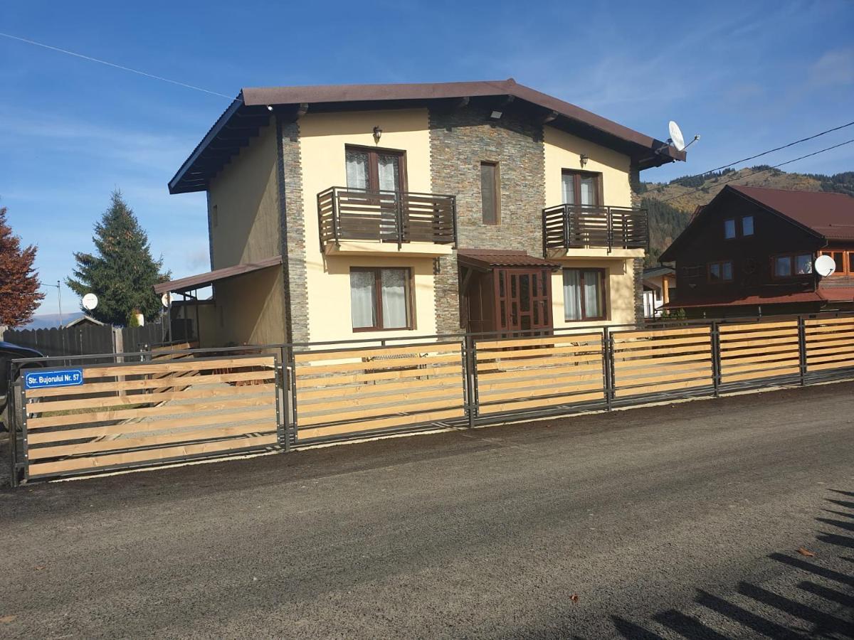 Villa Wild Petroşani Exterior foto